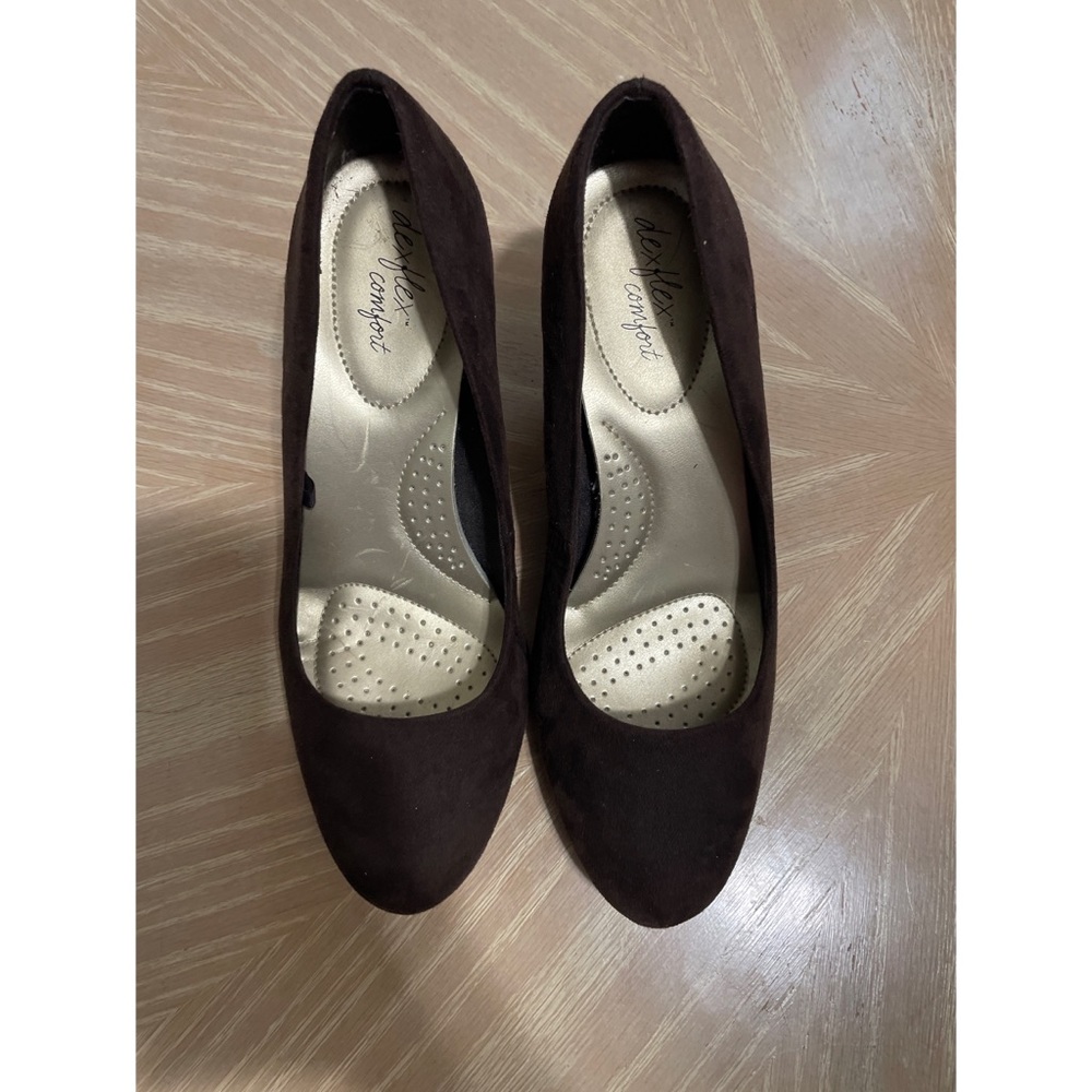 Dexflex Comfort Suede Heels